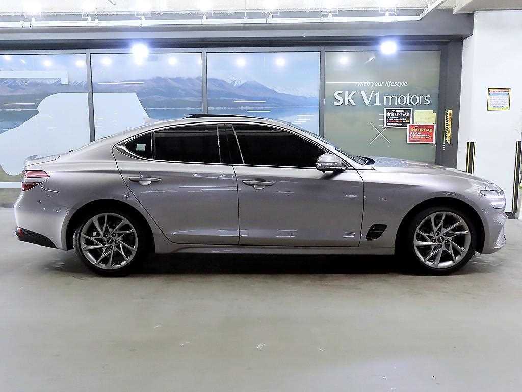 Genesis G70 - Vista 3
