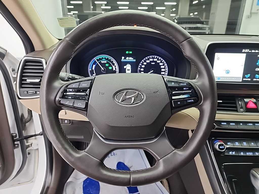 HYUNDAI Grandeur - Vista 9
