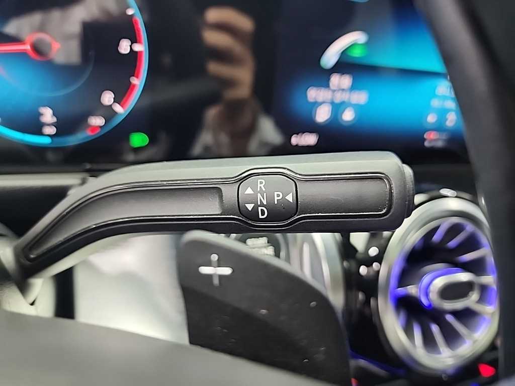 Mercedes Benz GLB Class - Vista 8