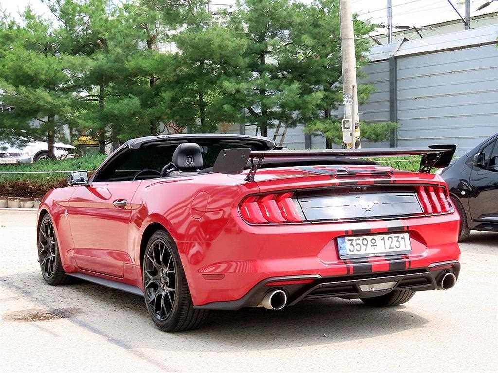 Ford Mustang - Vista 7