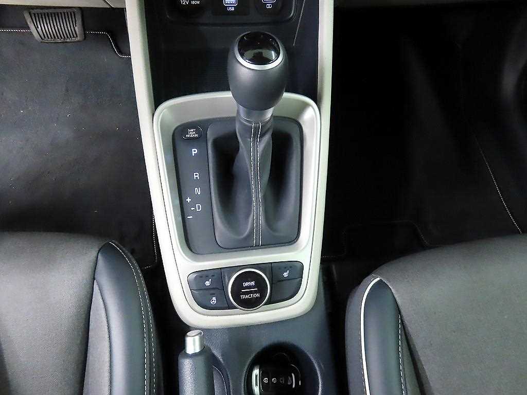 HYUNDAI Venue - Vista 10