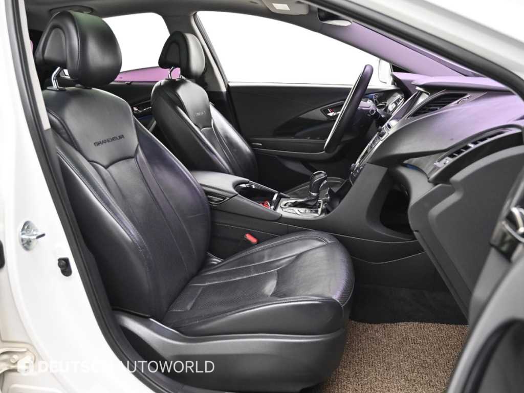 HYUNDAI Grandeur - Vista 12