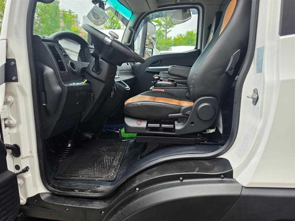 medium and large cargo Live Fish Car - Vista 12