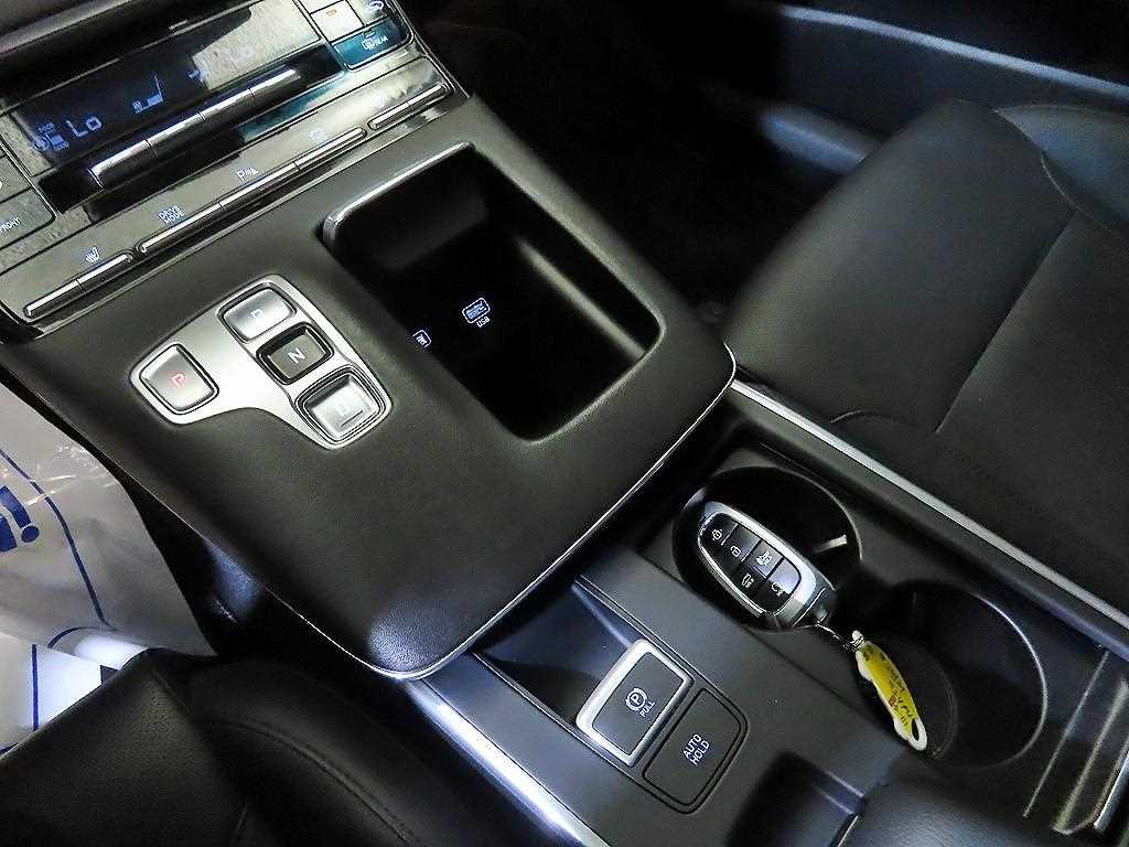 HYUNDAI Grandeur - Vista 12