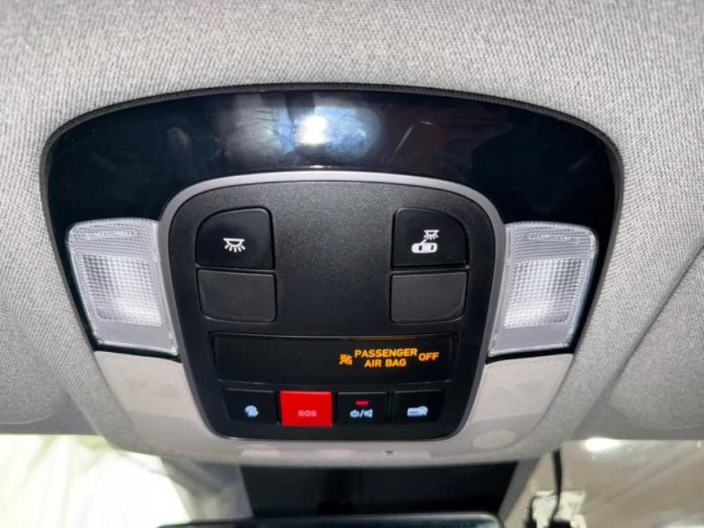 HYUNDAI Sonata - Vista 12