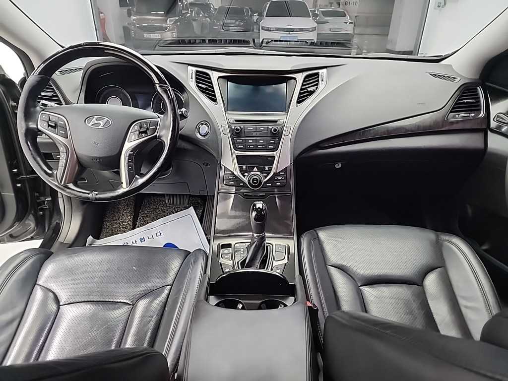 HYUNDAI Grandeur - Vista 7