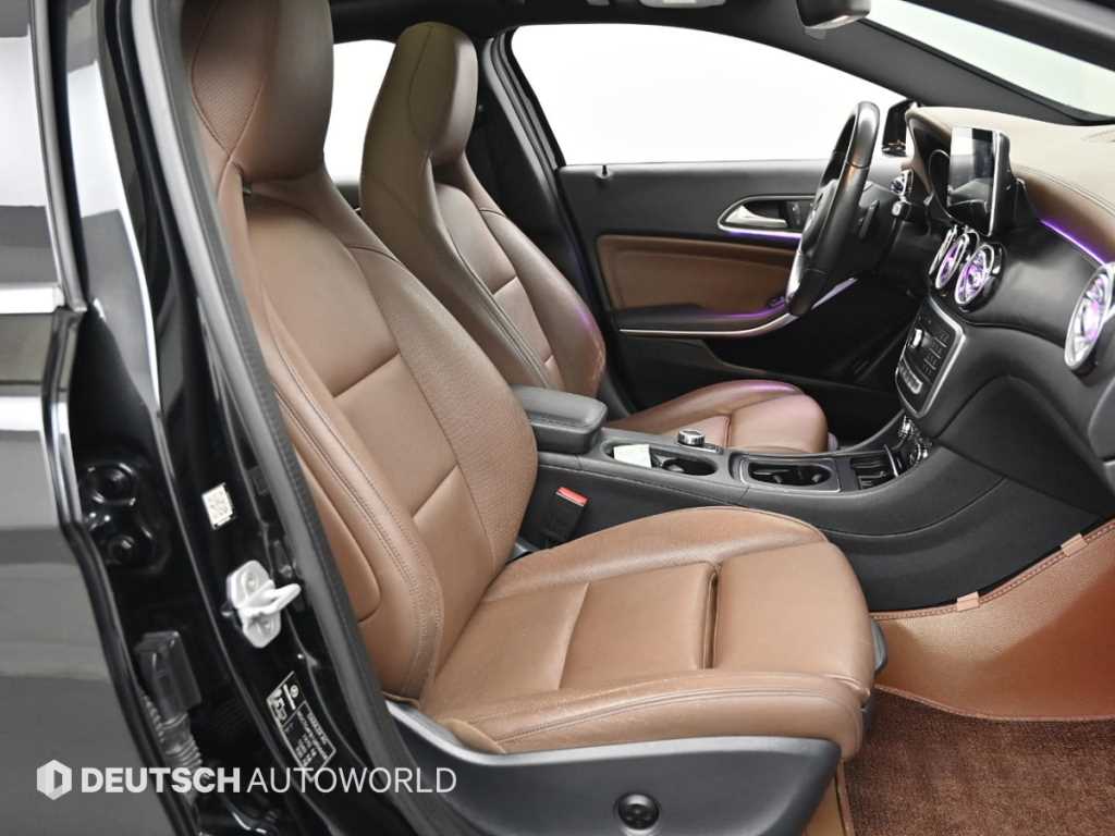 Mercedes Benz GLA Class - Vista 10