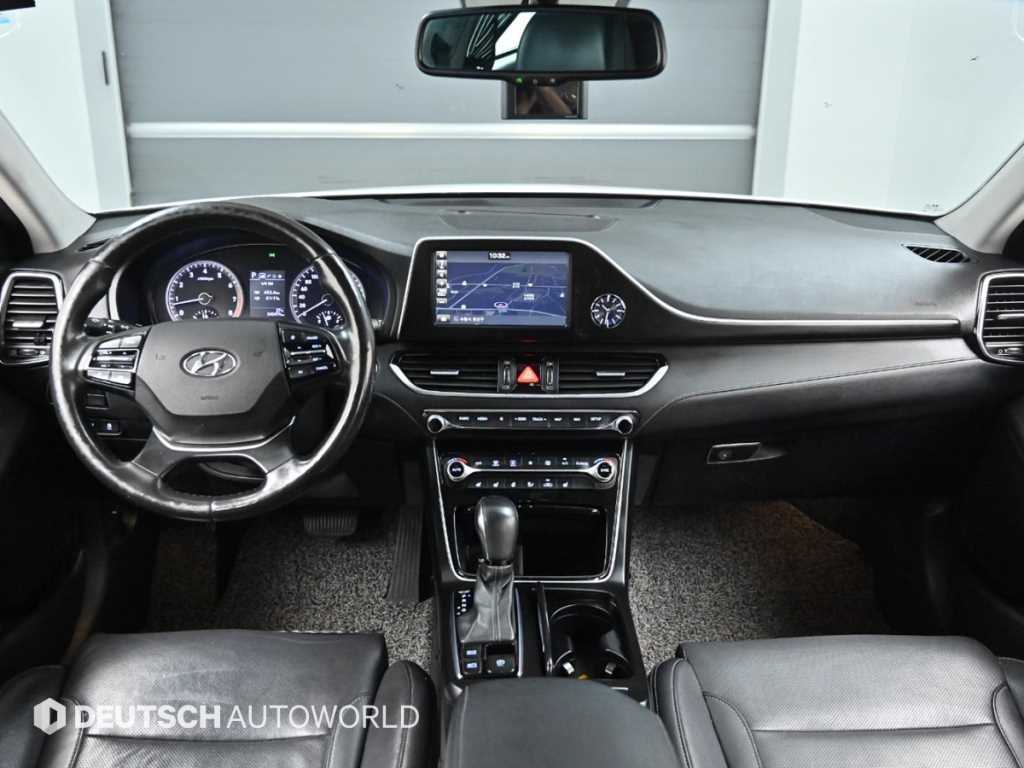 HYUNDAI Grandeur - Vista 7