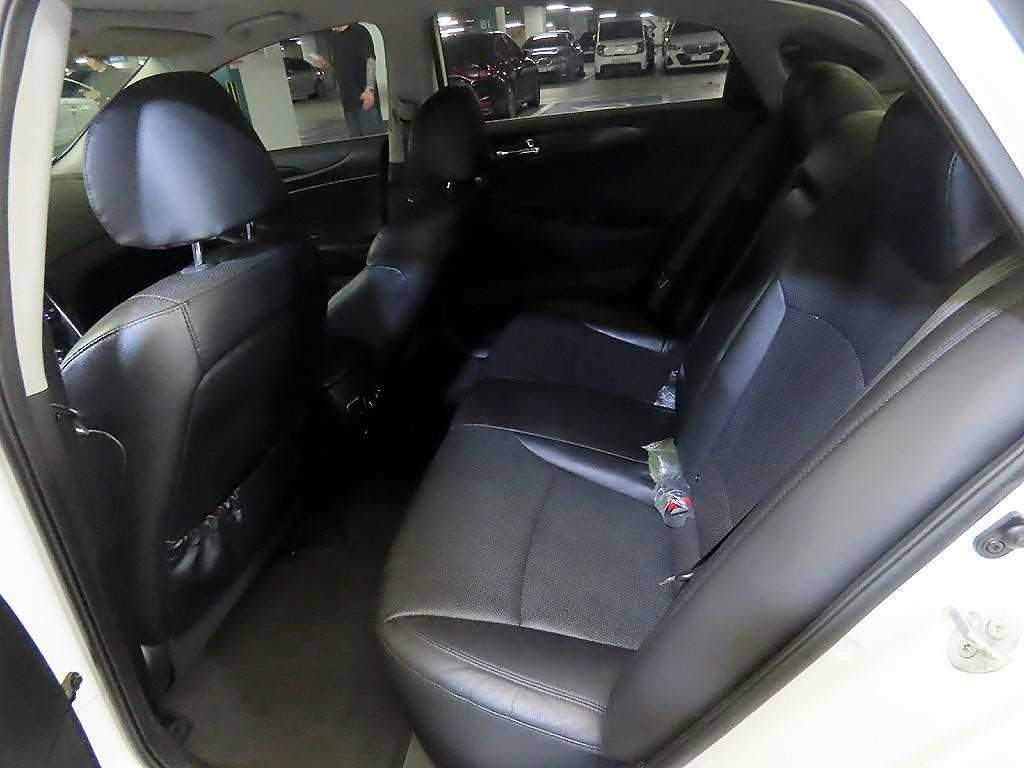 HYUNDAI Sonata - Vista 7