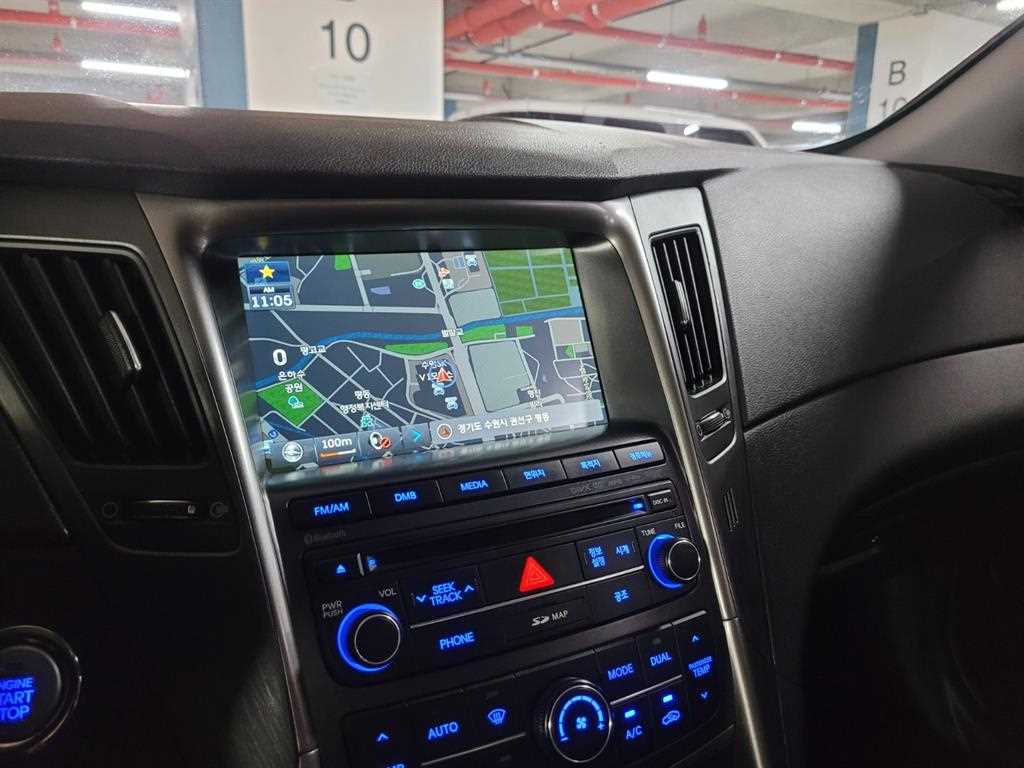 HYUNDAI Sonata - Vista 9