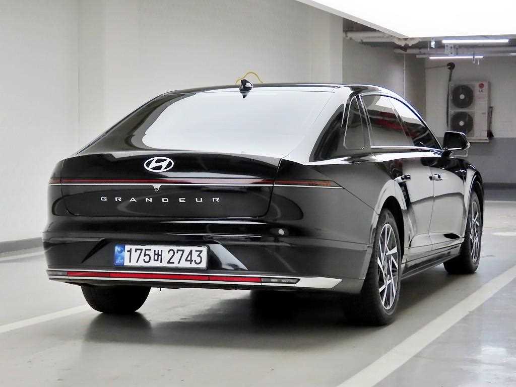 HYUNDAI Grandeur - Vista 4