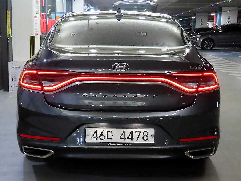 HYUNDAI Grandeur - Vista 5