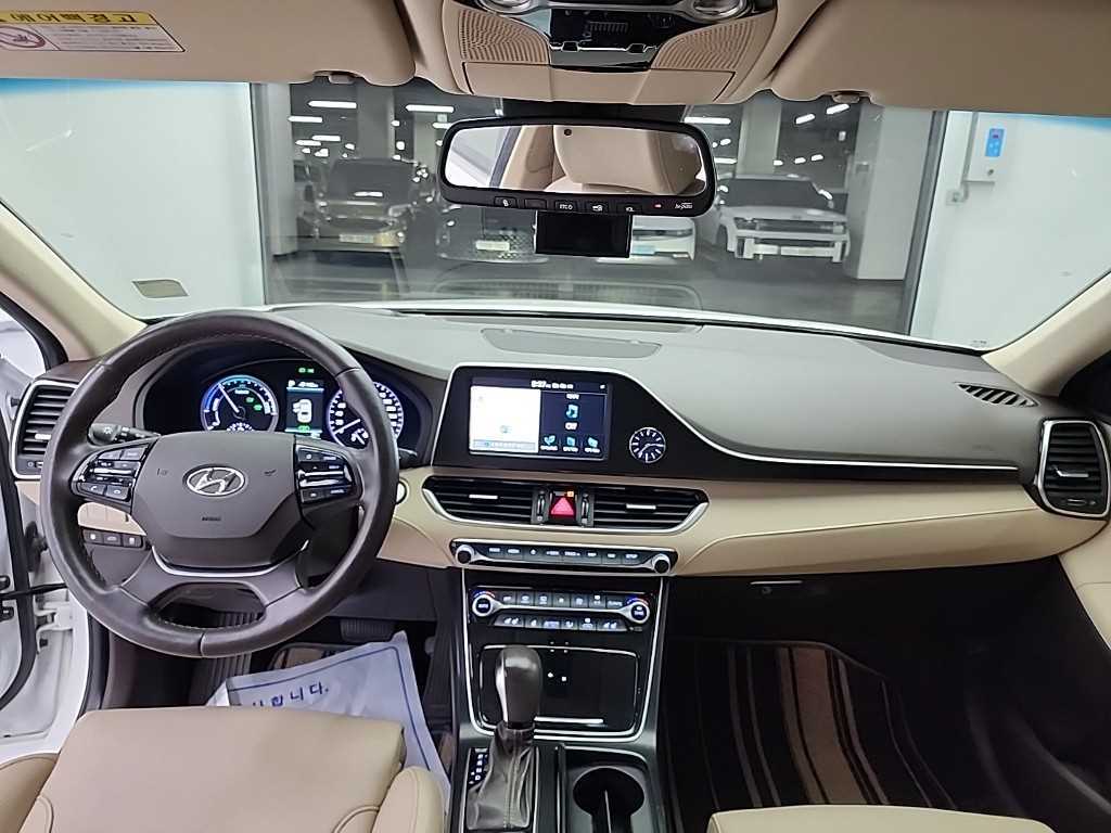 HYUNDAI Grandeur - Vista 7