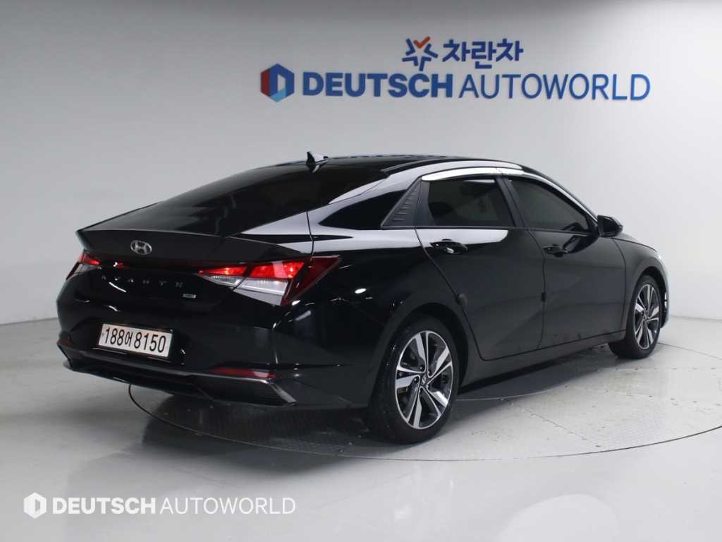 HYUNDAI Avante - Vista 2