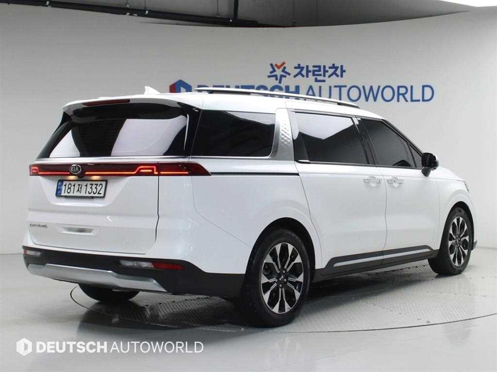 KIA Carnival - Vista 3