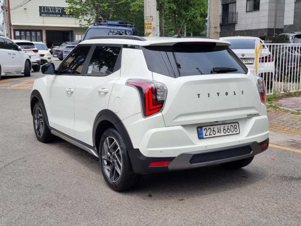 Ssangyong Tivoli - Vista 4