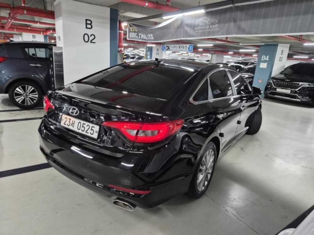 HYUNDAI Sonata - Vista 3