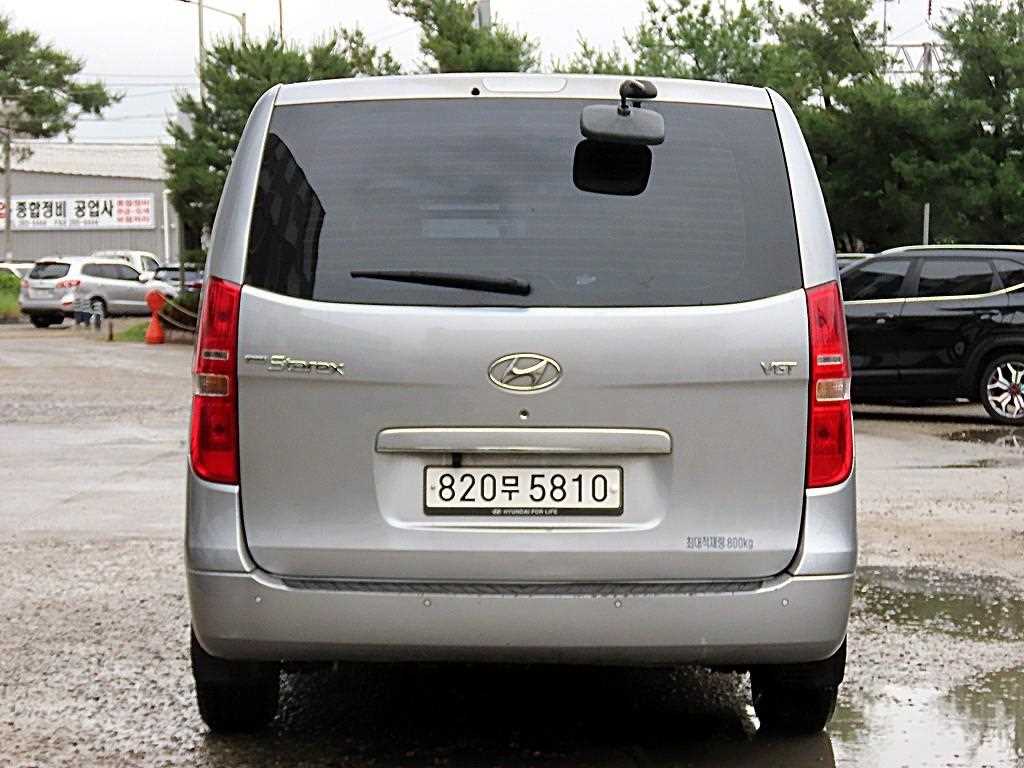 HYUNDAI Starex - Vista 4