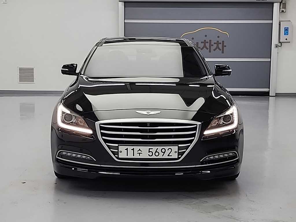 HYUNDAI Genesis - Vista 2