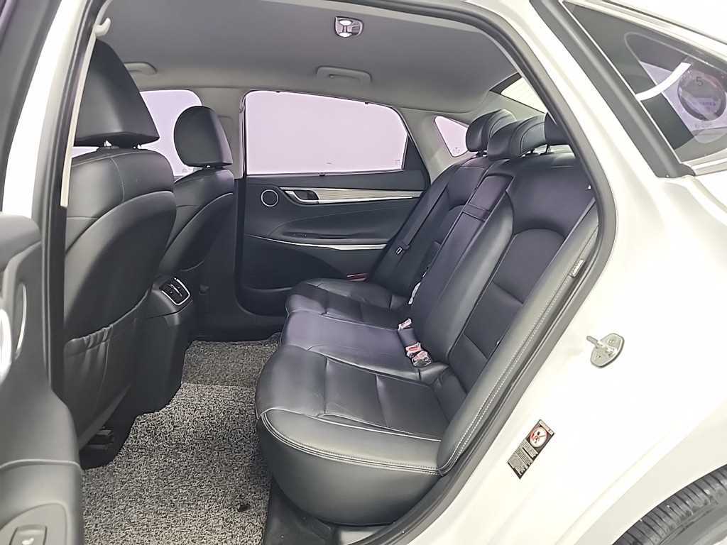 HYUNDAI Grandeur - Vista 12