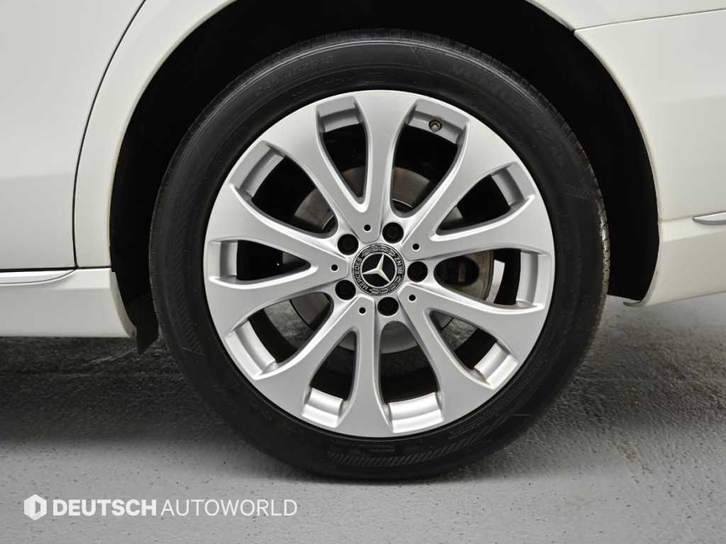 Mercedes Benz E class - Vista 6