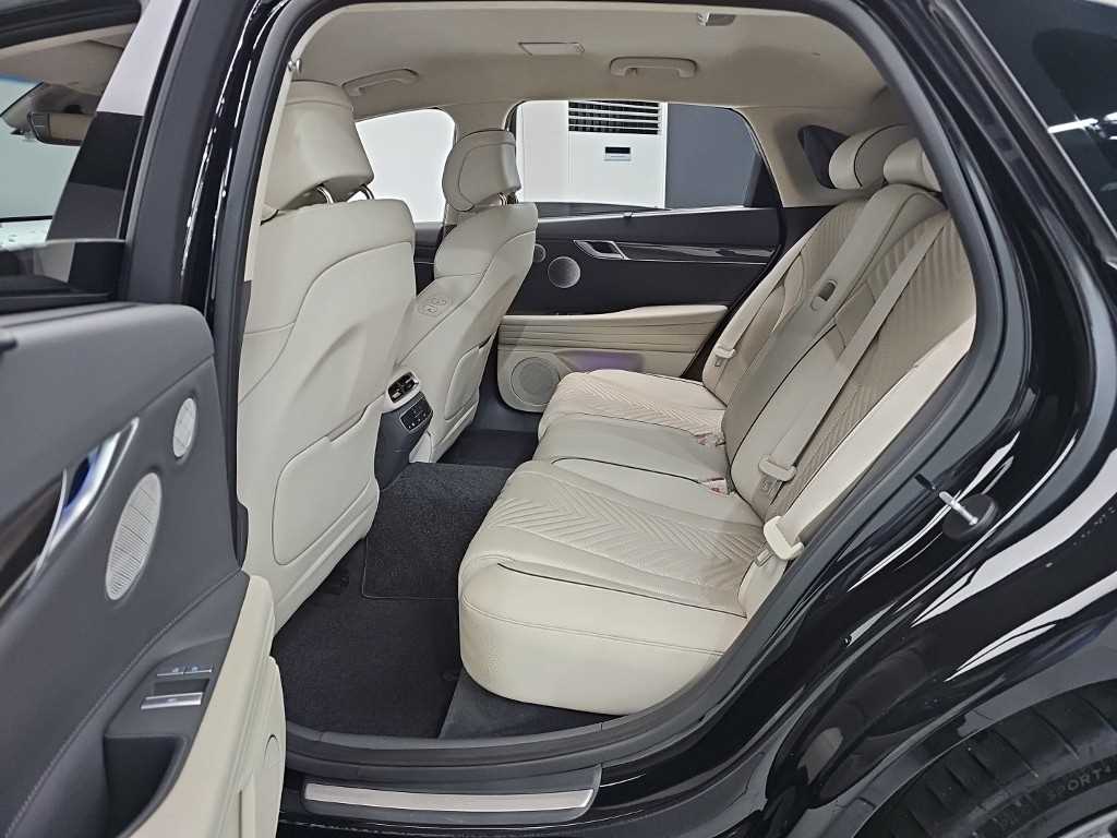 Genesis G80 - Vista 12