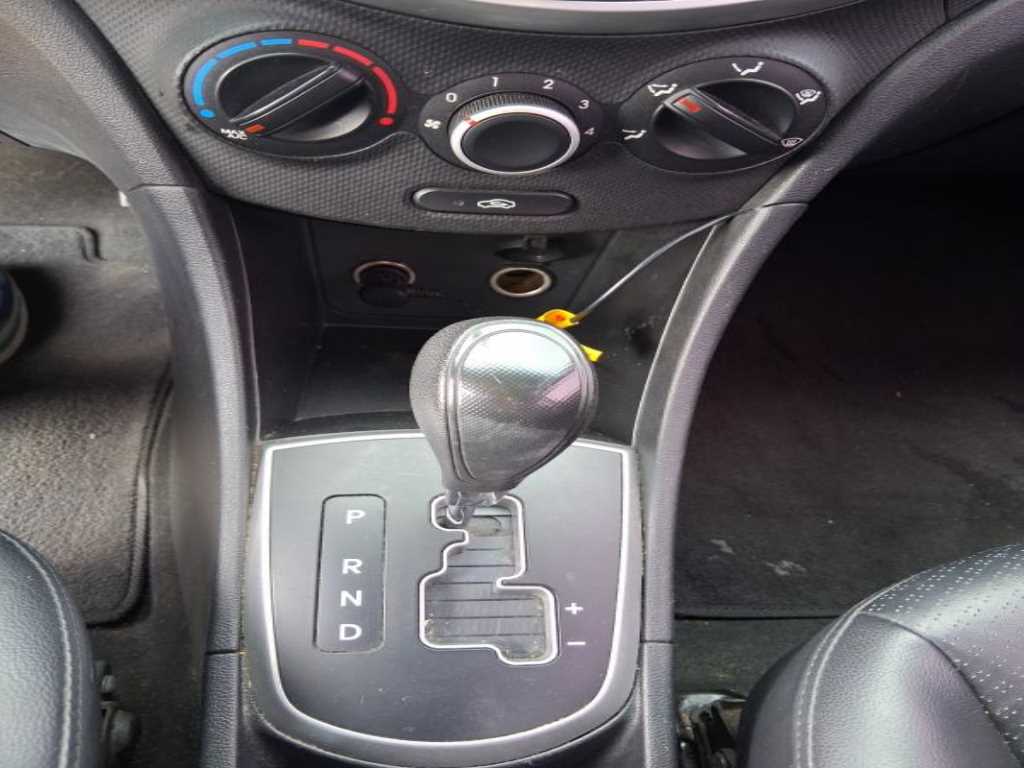 HYUNDAI Accent 2011 - Importación desde Corea - HF Imports Iquique - Foto 13