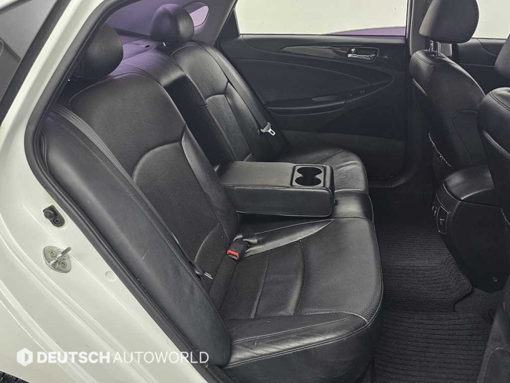HYUNDAI Sonata - Vista 12