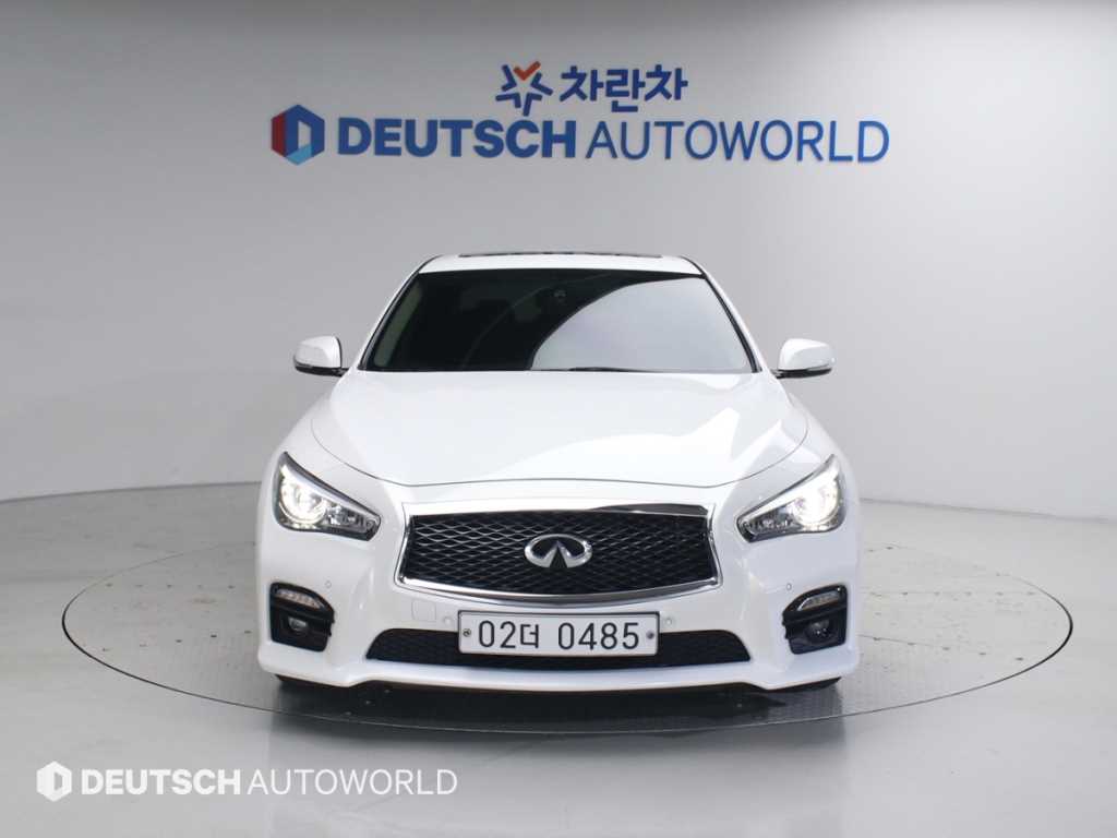 Infiniti Q - Vista 3