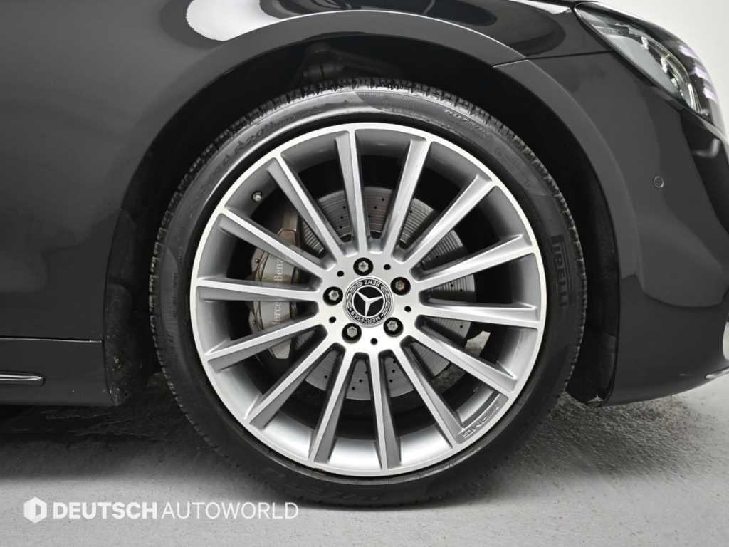 Mercedes Benz S Class - Vista 5