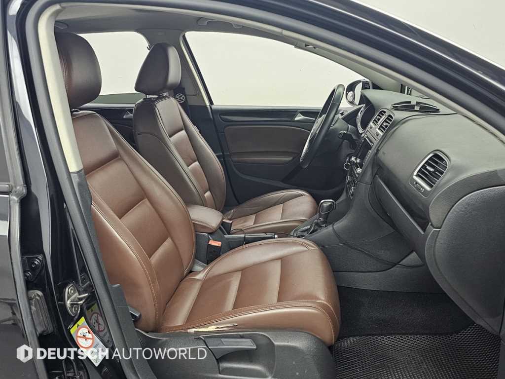 Volkswagen Golf - Vista 10