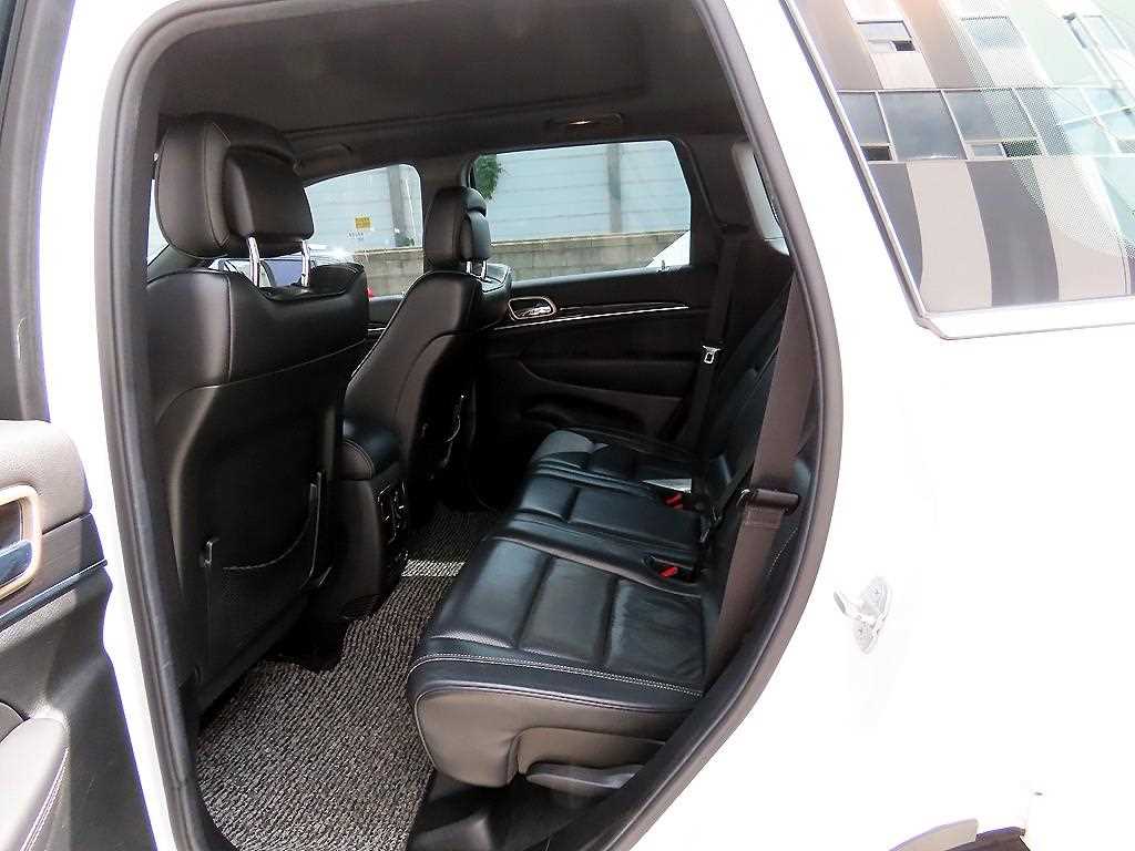 Jeep Cherokee - Vista 6