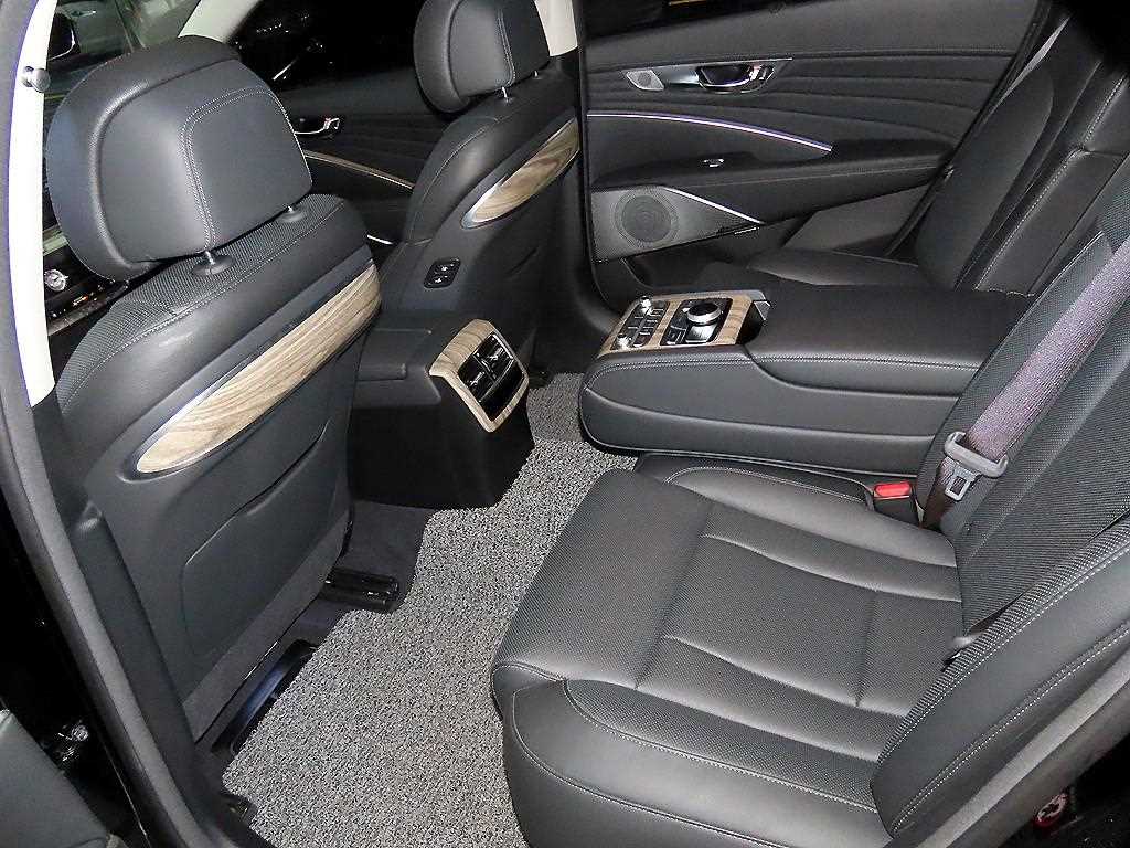 KIA K9 - Vista 7
