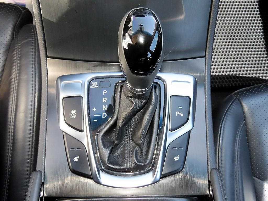 HYUNDAI Grandeur - Vista 10