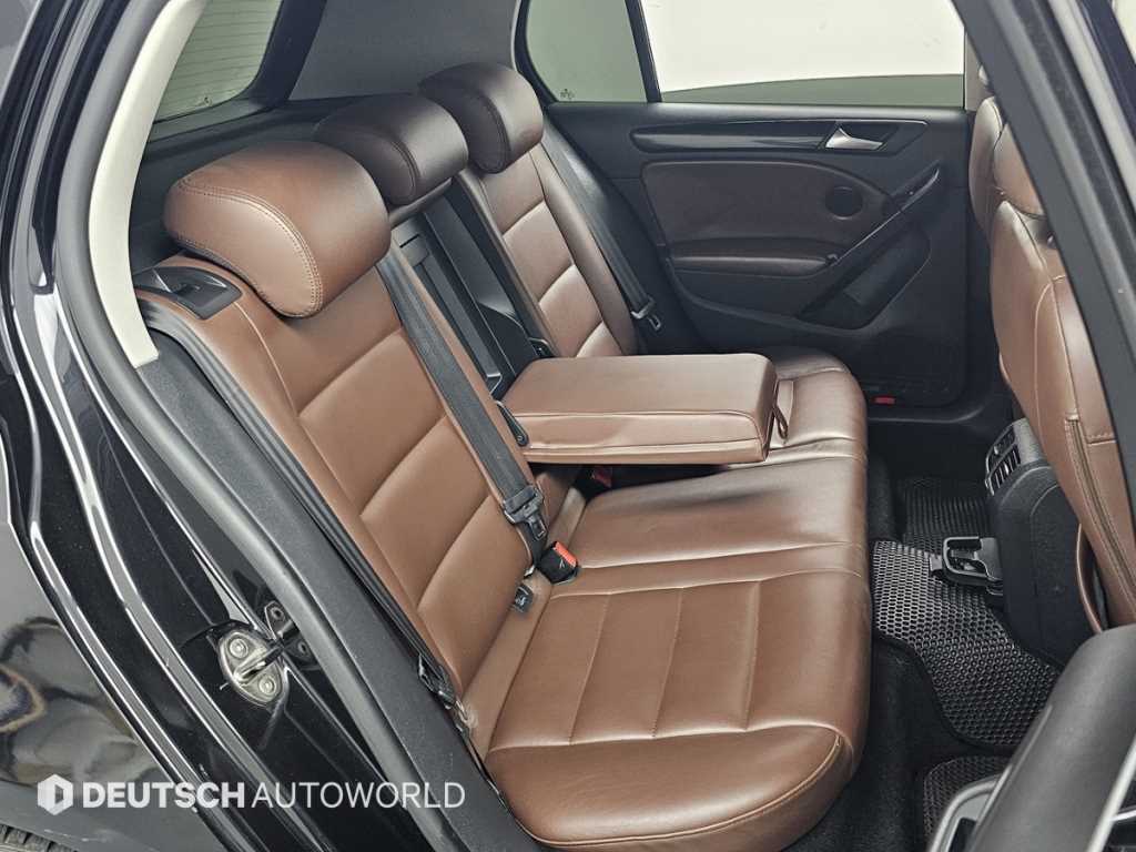 Volkswagen Golf - Vista 12