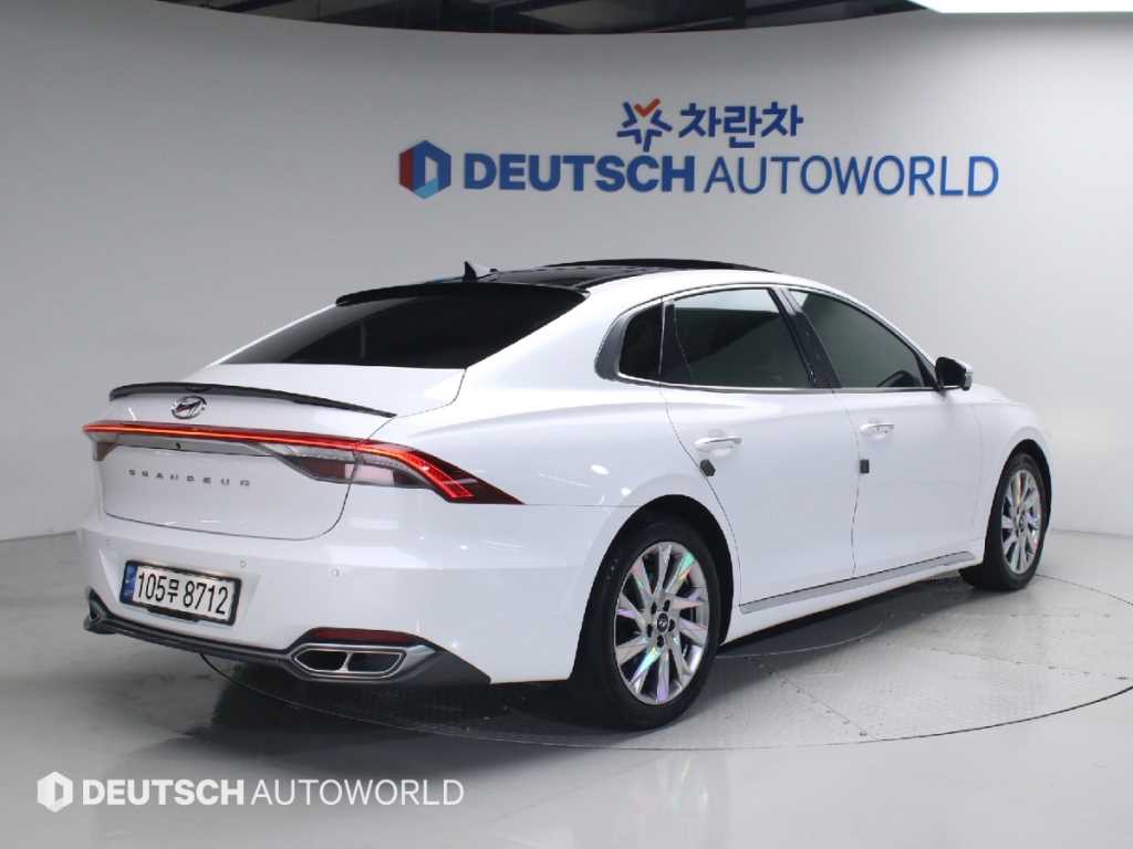HYUNDAI Grandeur - Vista 2