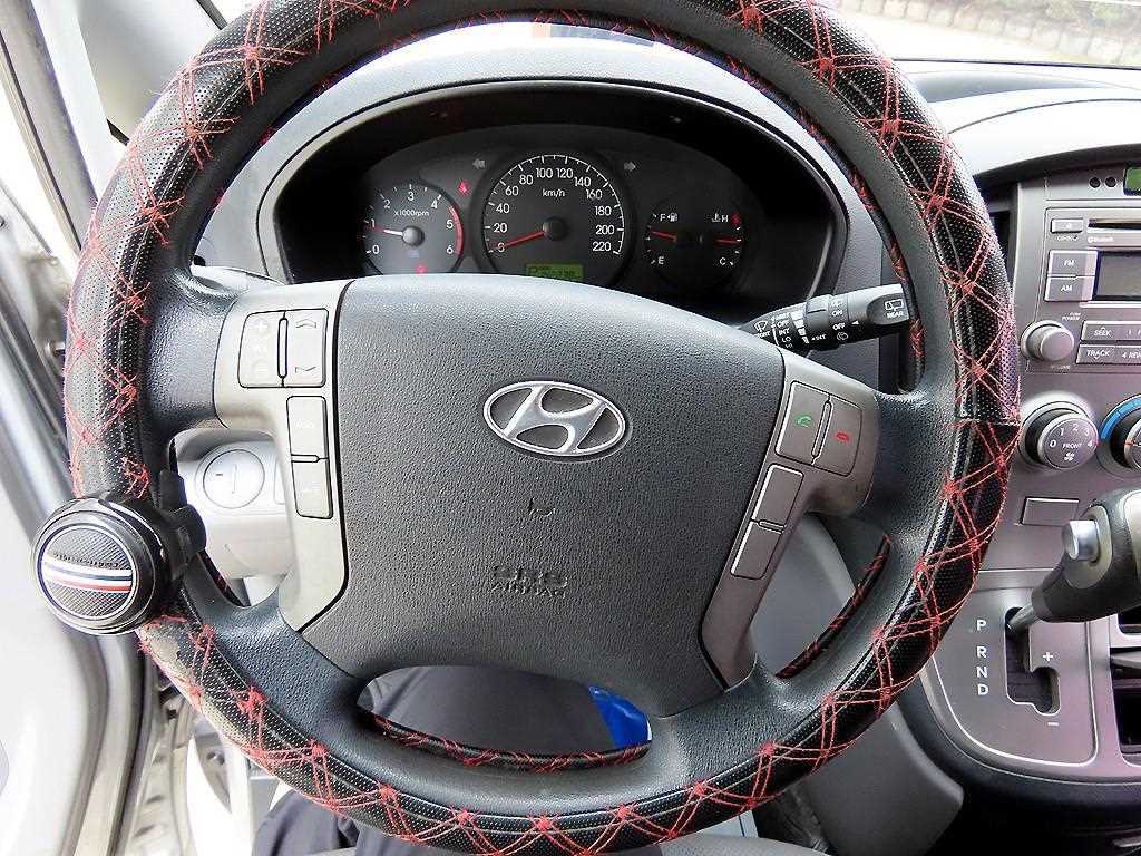 HYUNDAI Starex - Vista 8