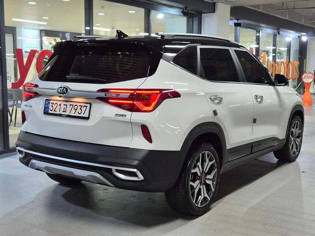KIA Seltos - Vista 4