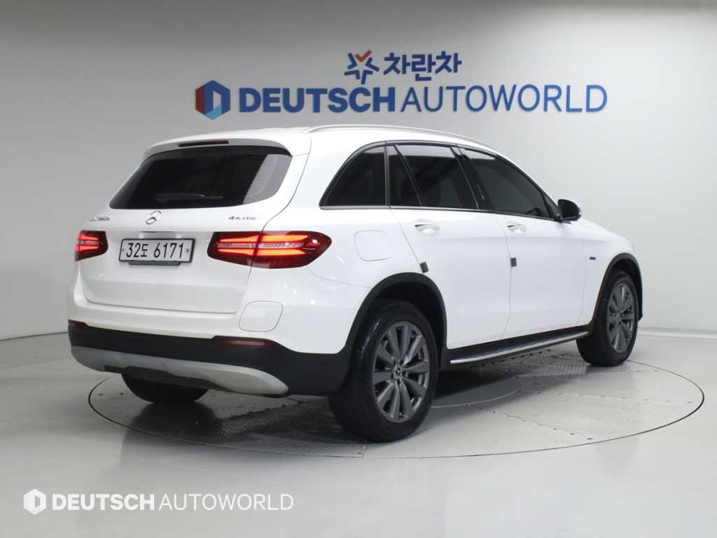 Mercedes Benz GLC Class - Vista 2