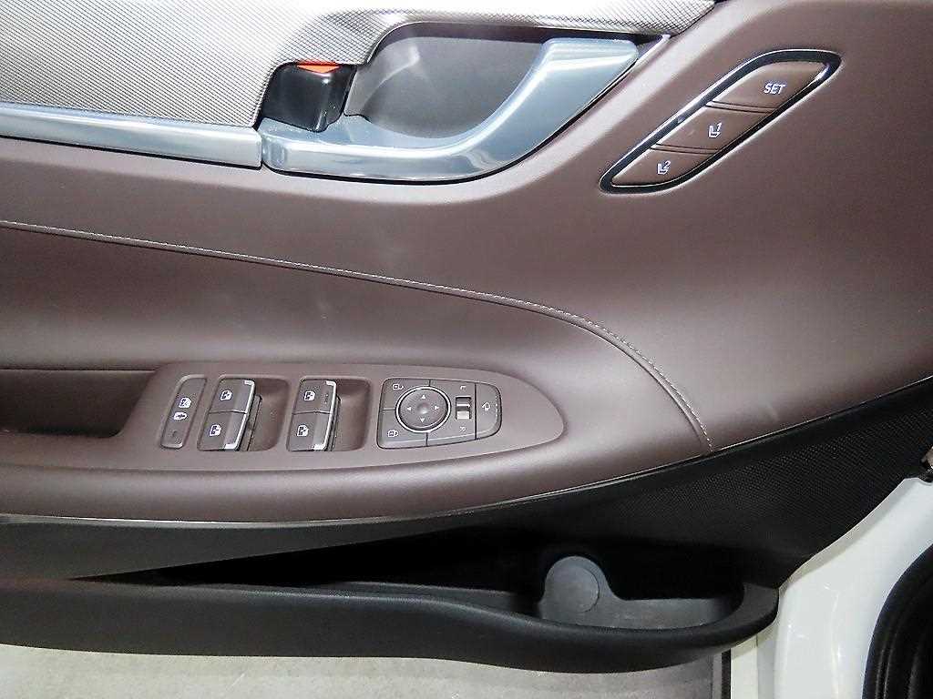 HYUNDAI Grandeur - Vista 12