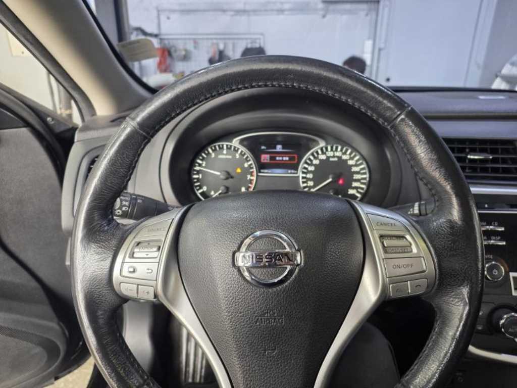 Nissan Altima - Vista 4