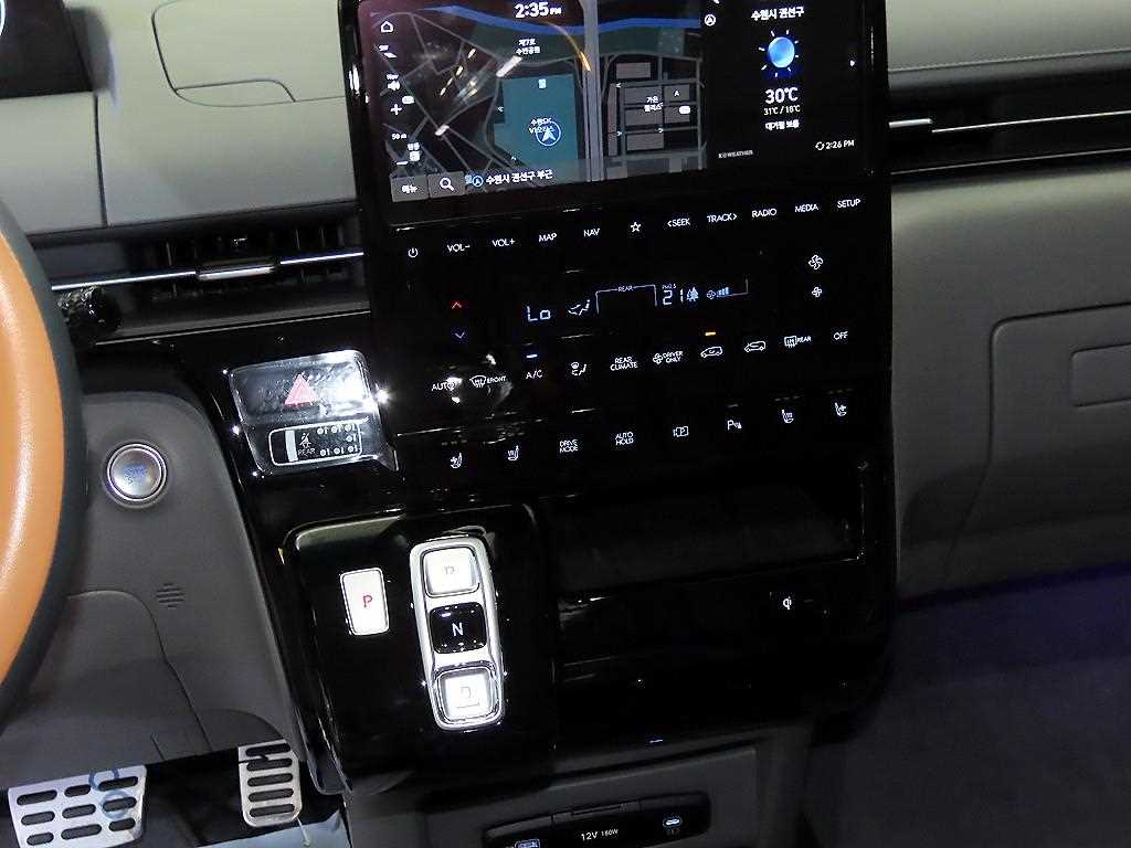 HYUNDAI Staria - Vista 11