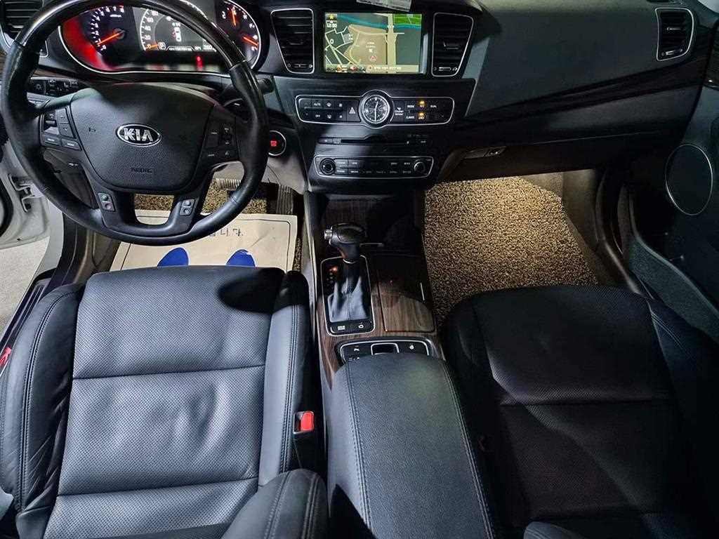 KIA K7 - Vista 10