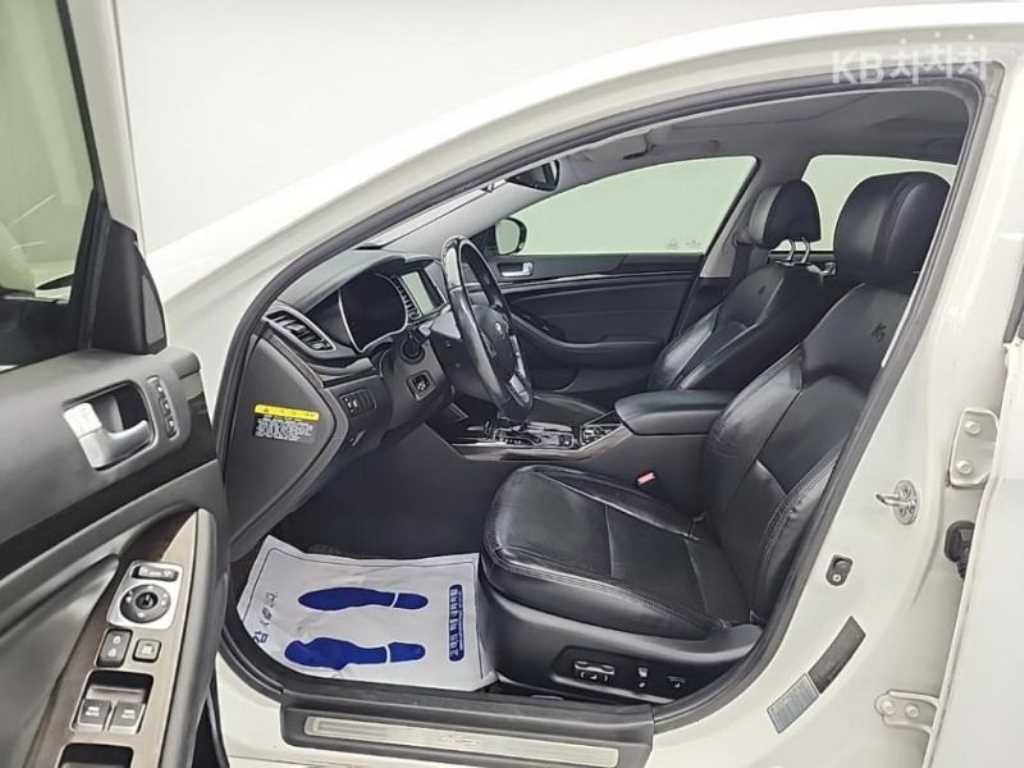 KIA K7 - Vista 10