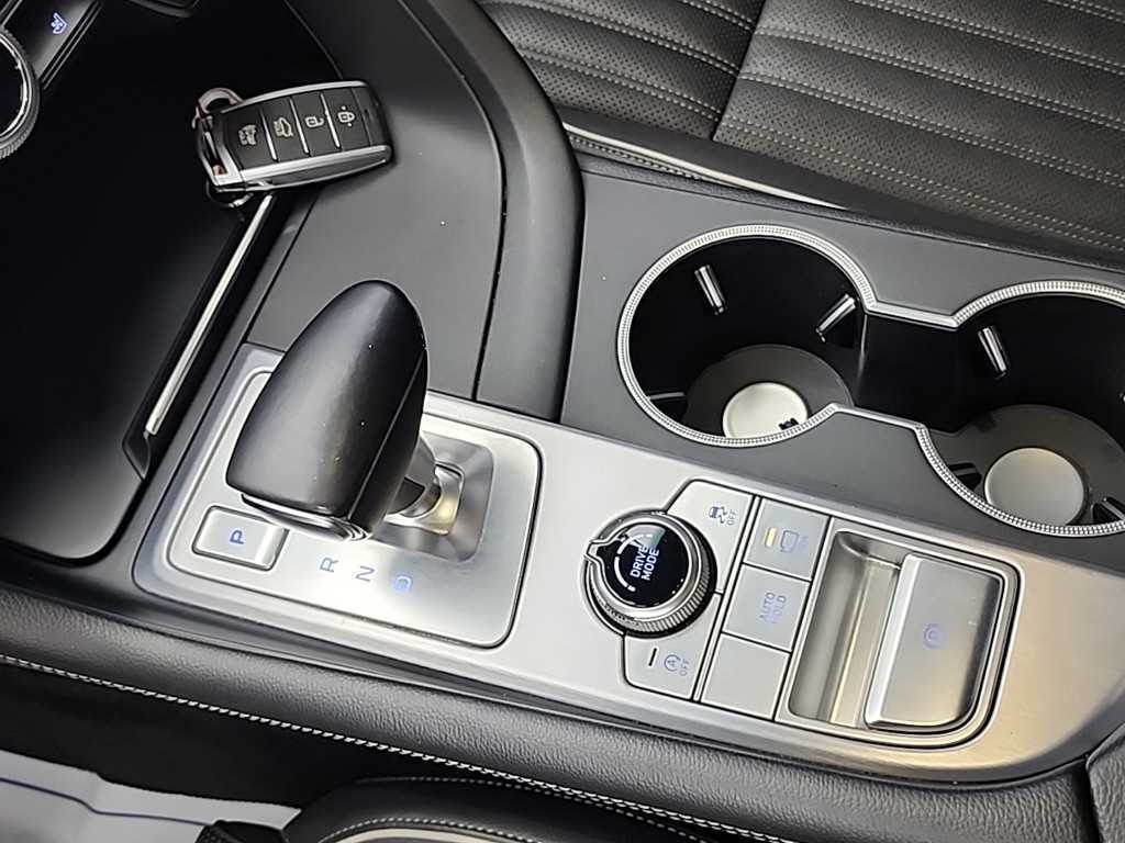 Genesis G70 - Vista 8