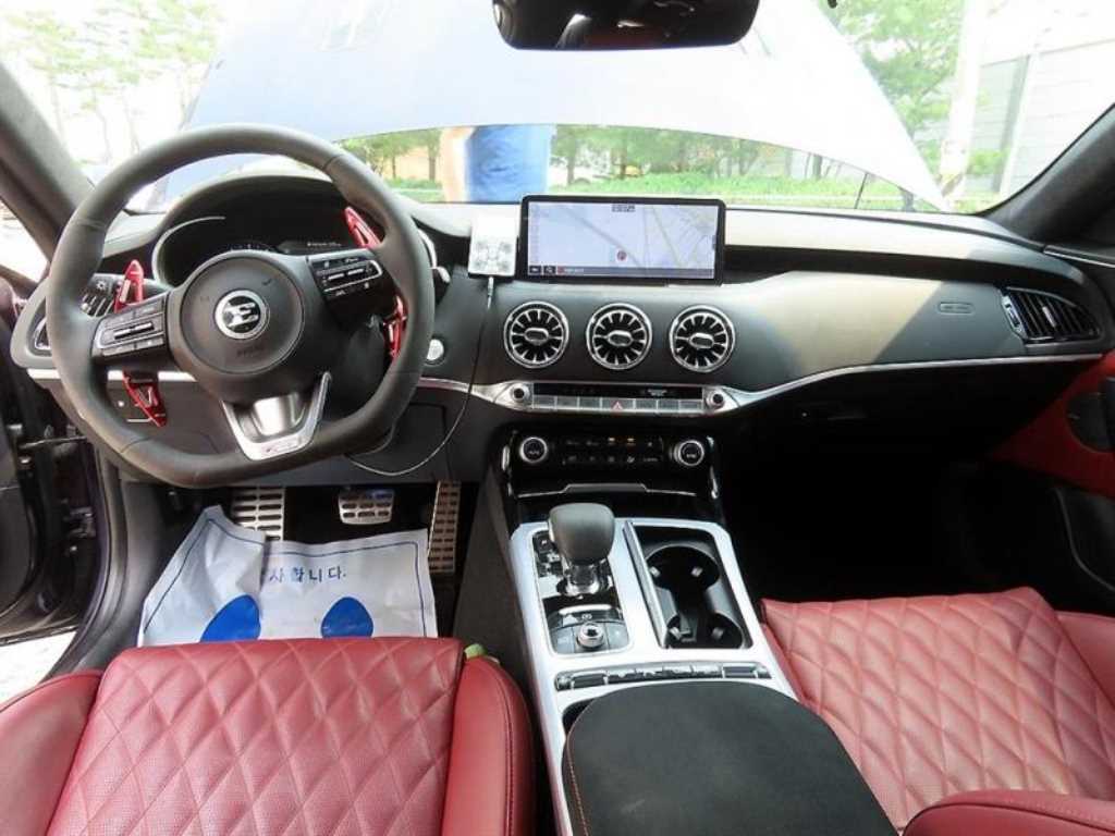 KIA Stinger - Vista 7