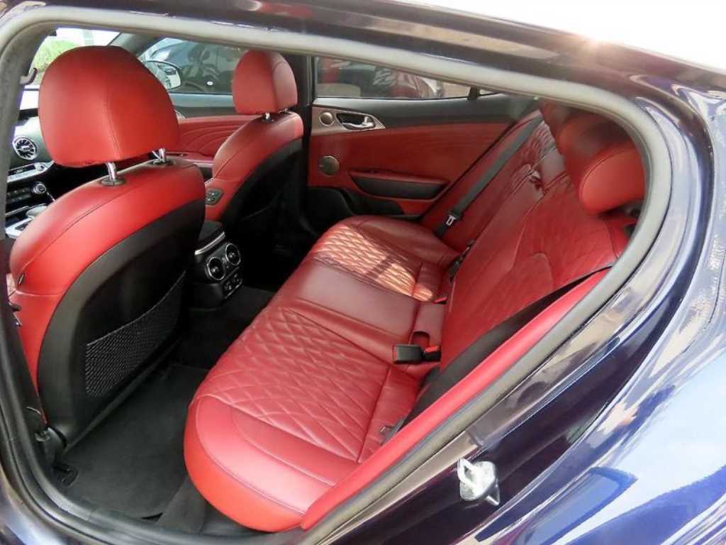 KIA Stinger - Vista 6