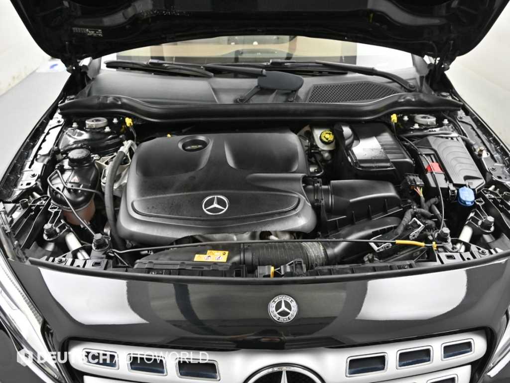 Mercedes Benz GLA Class - Vista 6
