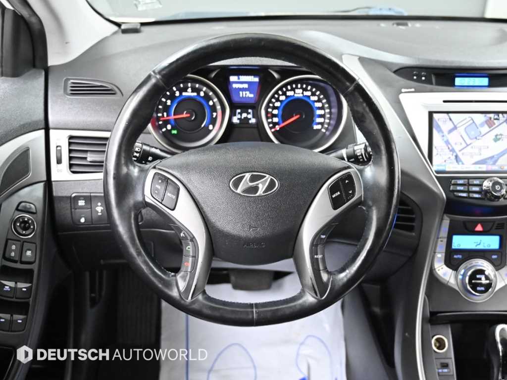HYUNDAI Avante 2013 Blanco - Importación desde Corea - HF Imports Iquique - Foto 13