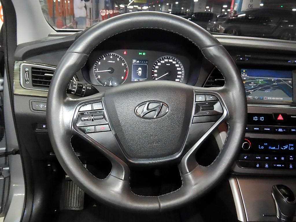 HYUNDAI Sonata - Vista 8